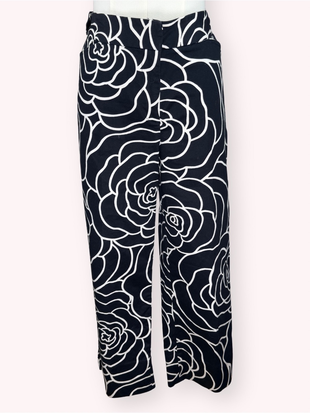Oscar de la Renta Black & White Outline Rose Floral Print Crop Pants